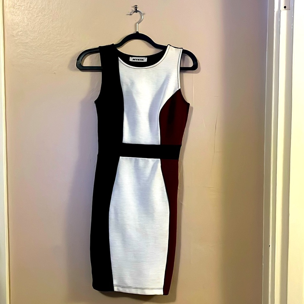 Mystic Red White Black Abstract Color-block Sleeveless Dress S